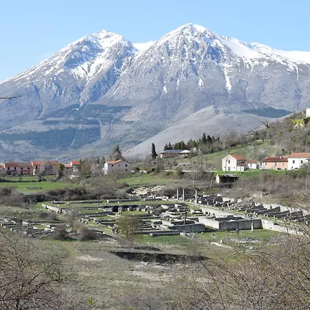 Royal Garden 公寓 *