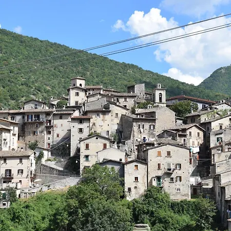 Royal Garden 公寓 *