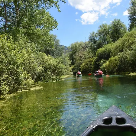 Royal Garden 公寓 *