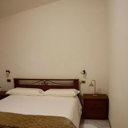 Apartament Royal Garden Massa d'Albe