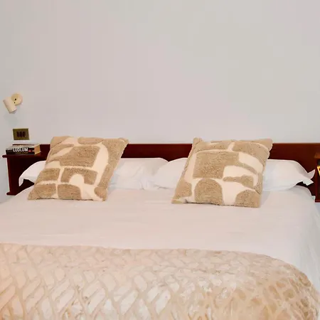 Royal Garden 公寓 *